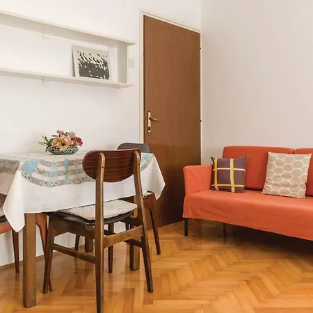Studio In Apartamento